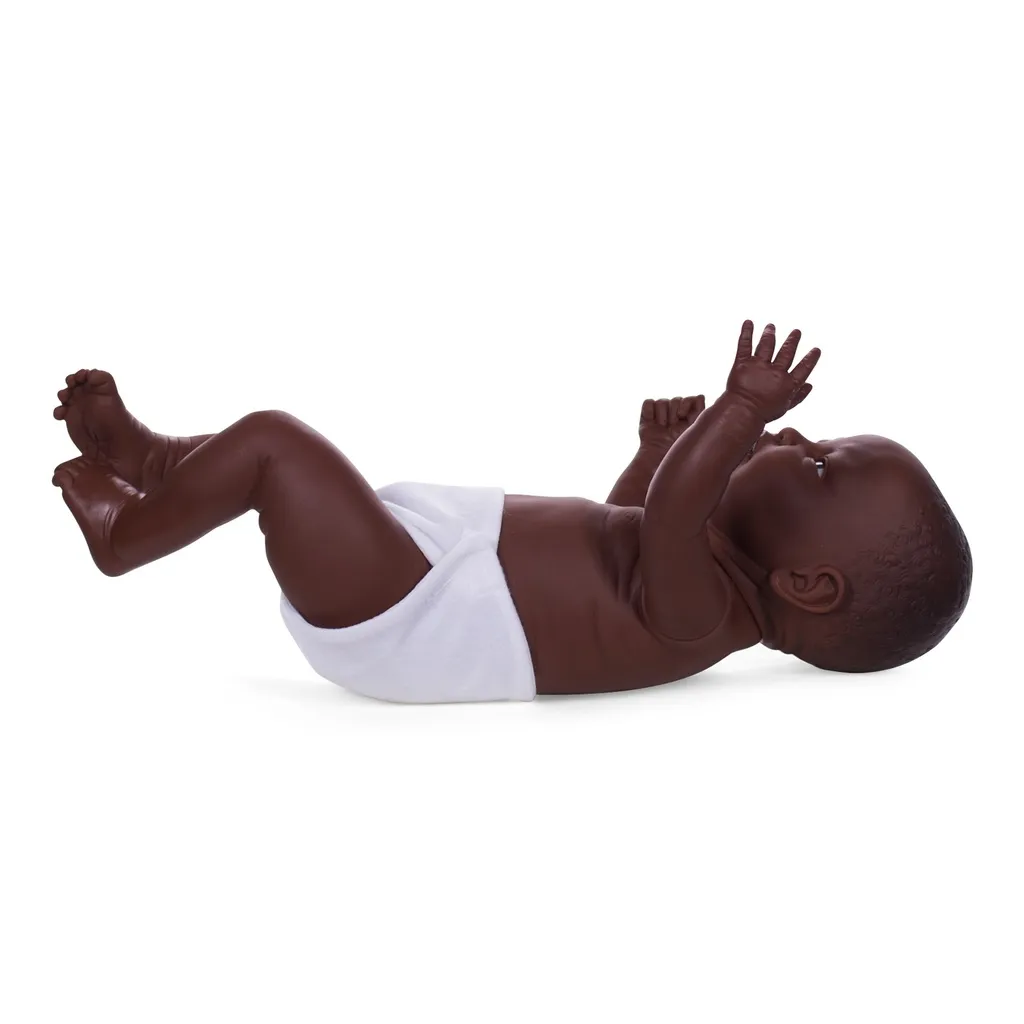 Realistische baby mannequin, Afrikaanse huidskleur, jongen, collectie Baby Dol, pose 62107