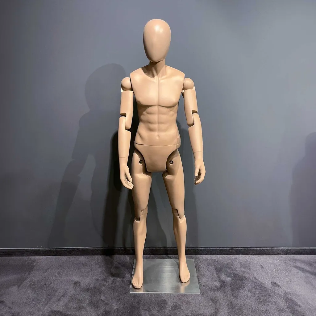 Mannequin homme petit articulé avec tête d'oeuf