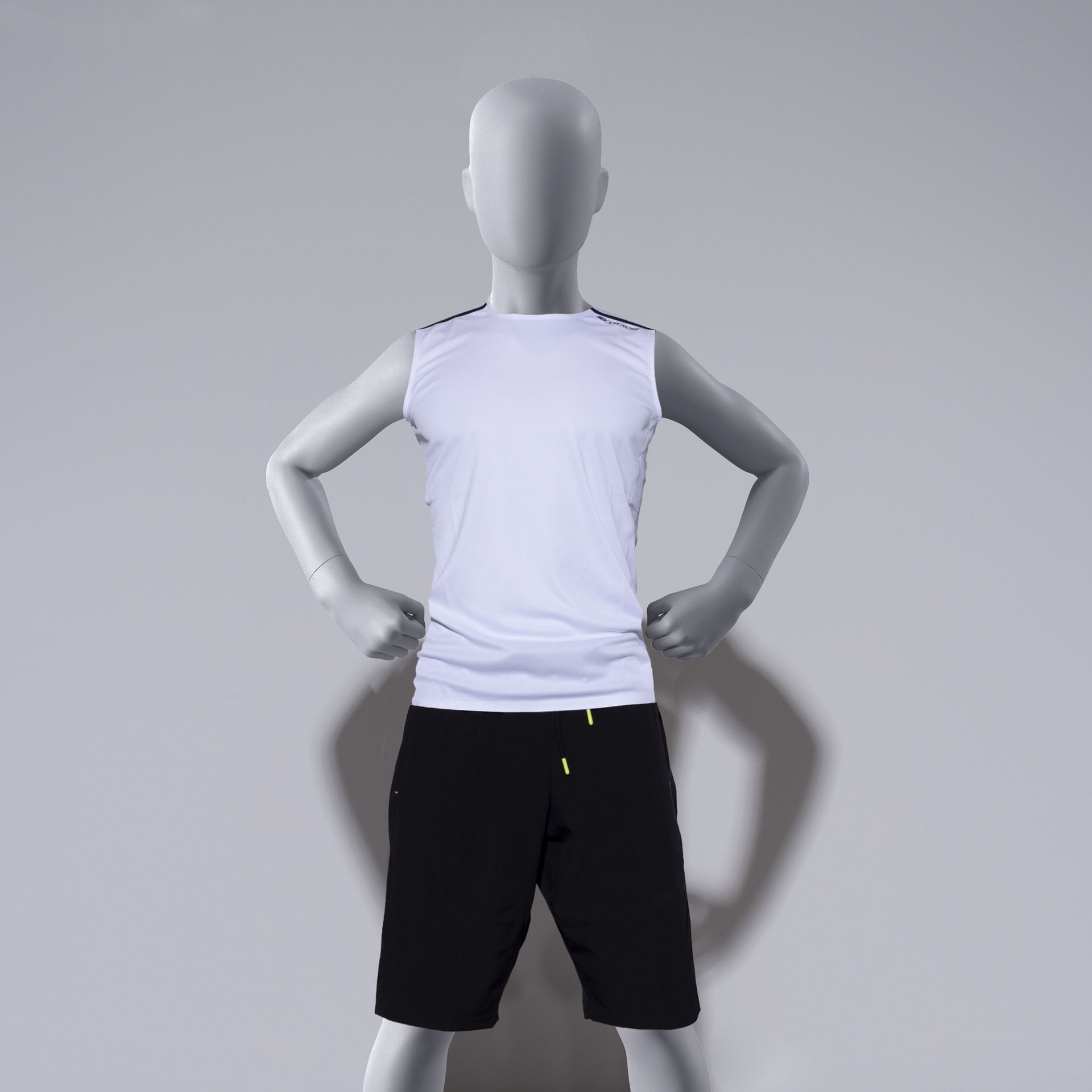 Sport mannequin kind, grijs, 8 jaar, abstract hoofd, staande pose 603